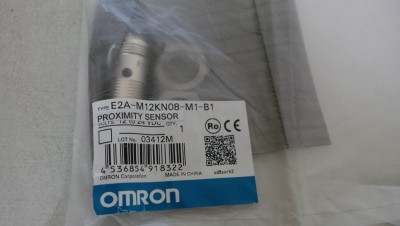 Cảm biến tiệm cận Omron E2A-M12KN08-M1-B1