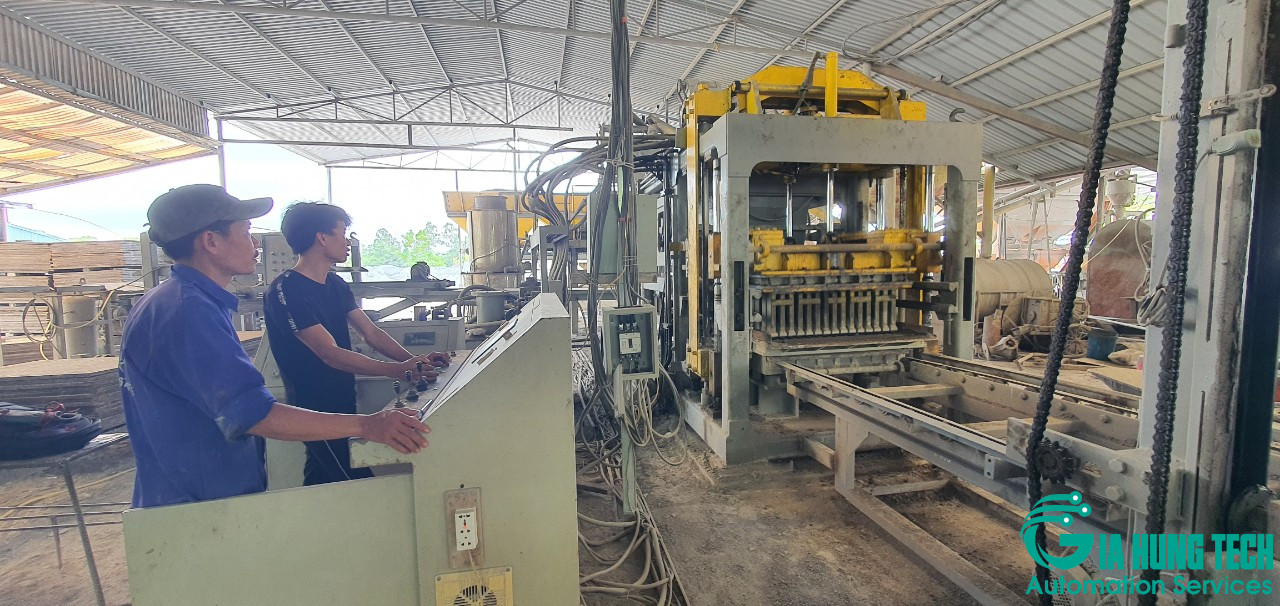 Sửa chữa máy ép gạch không nhung cho khách hàng ở Thái Bình